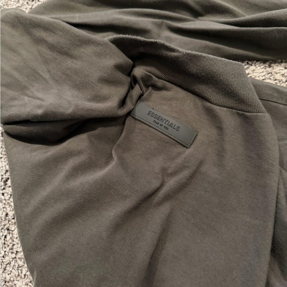 Essentials Long Sleeve - Picture 3 of 3
